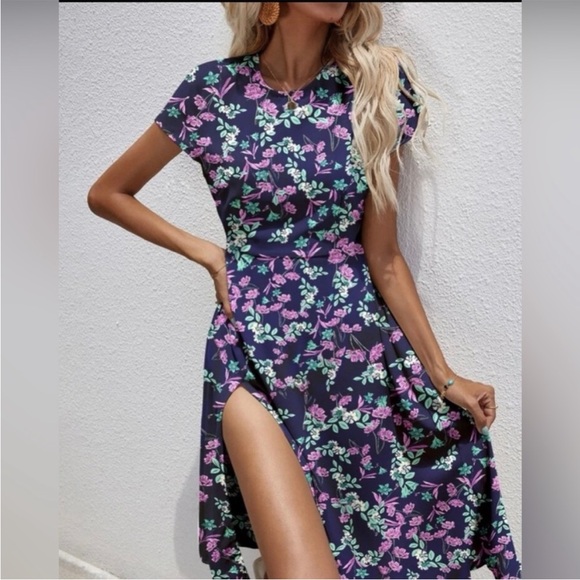 Beautiful floral dress- only tried on - Picture 1 of 7